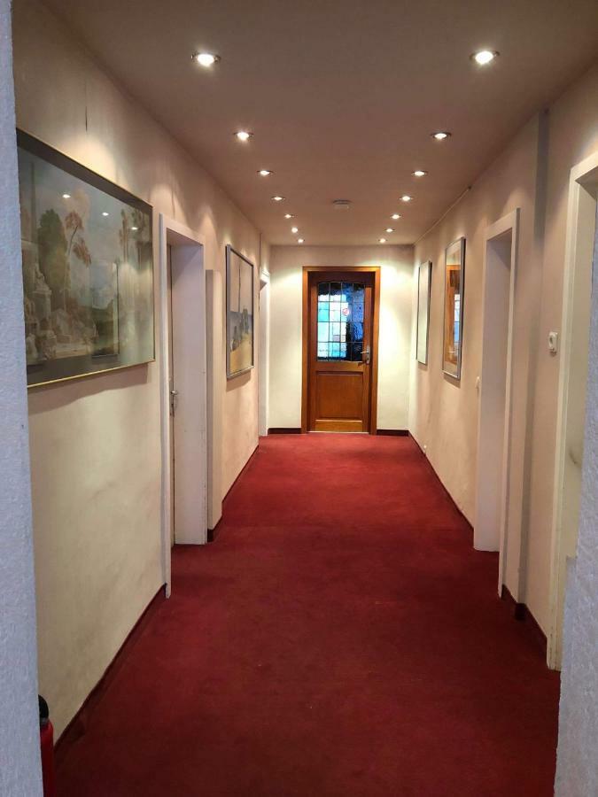 Hotel Zum Taunus Eppstein Bagian luar foto